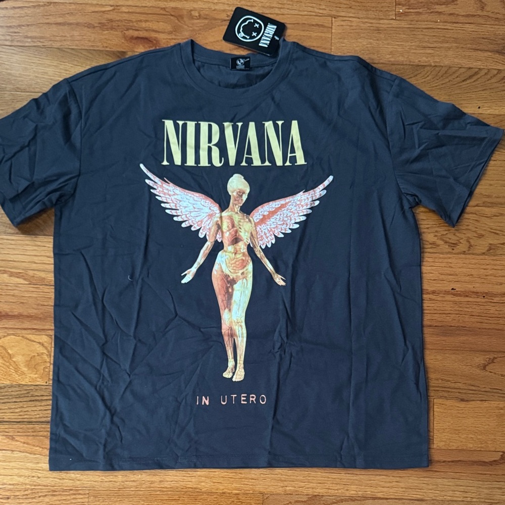 Nirvana graphic tee, size L never worn